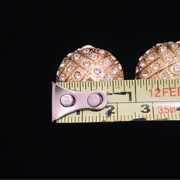 Vintage Gold and White Round Clip On Earrings - Picture 7 of 7